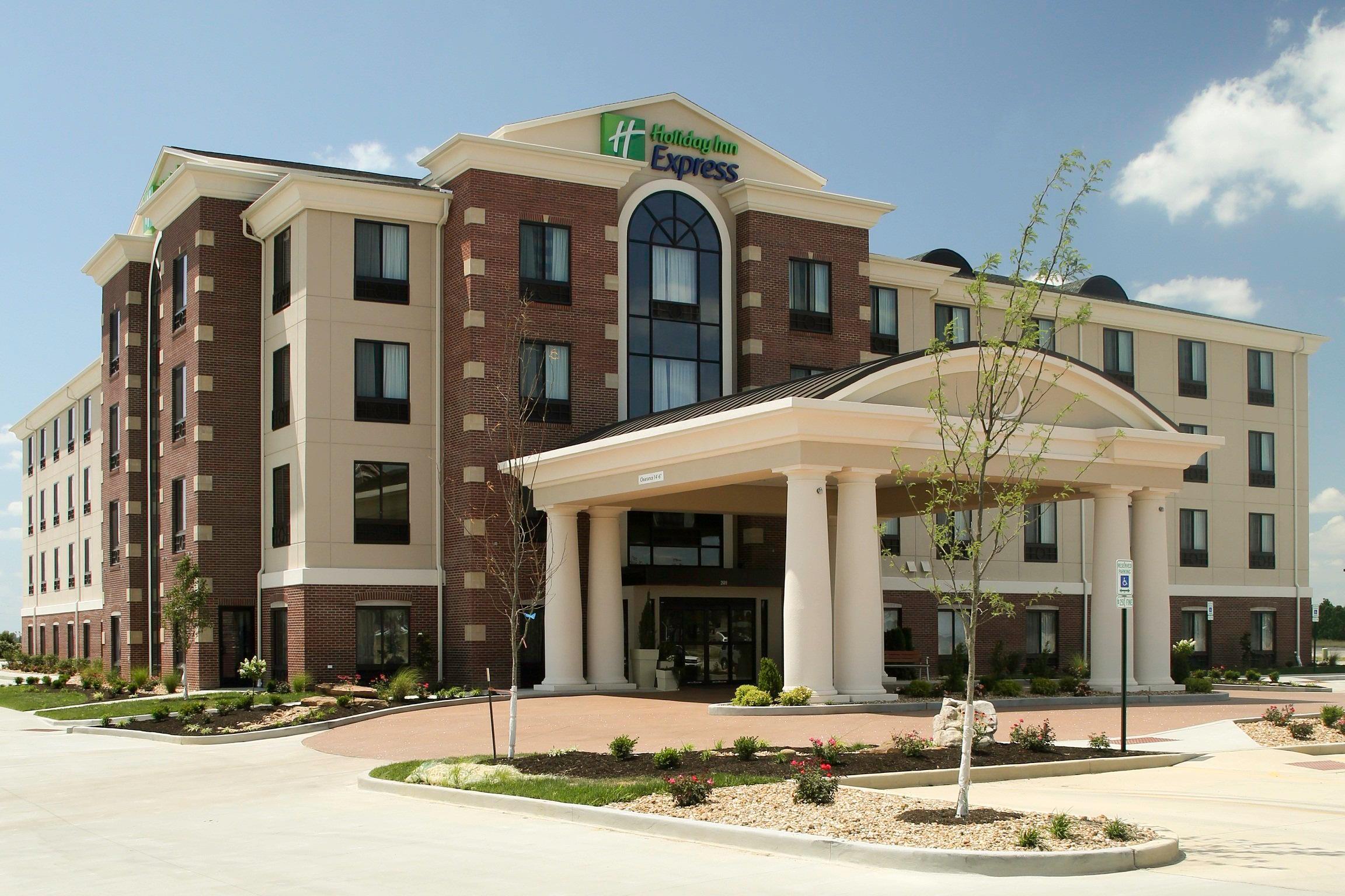 Holiday Inn Express & Suites Marion Northeast By Ihg Exterior foto