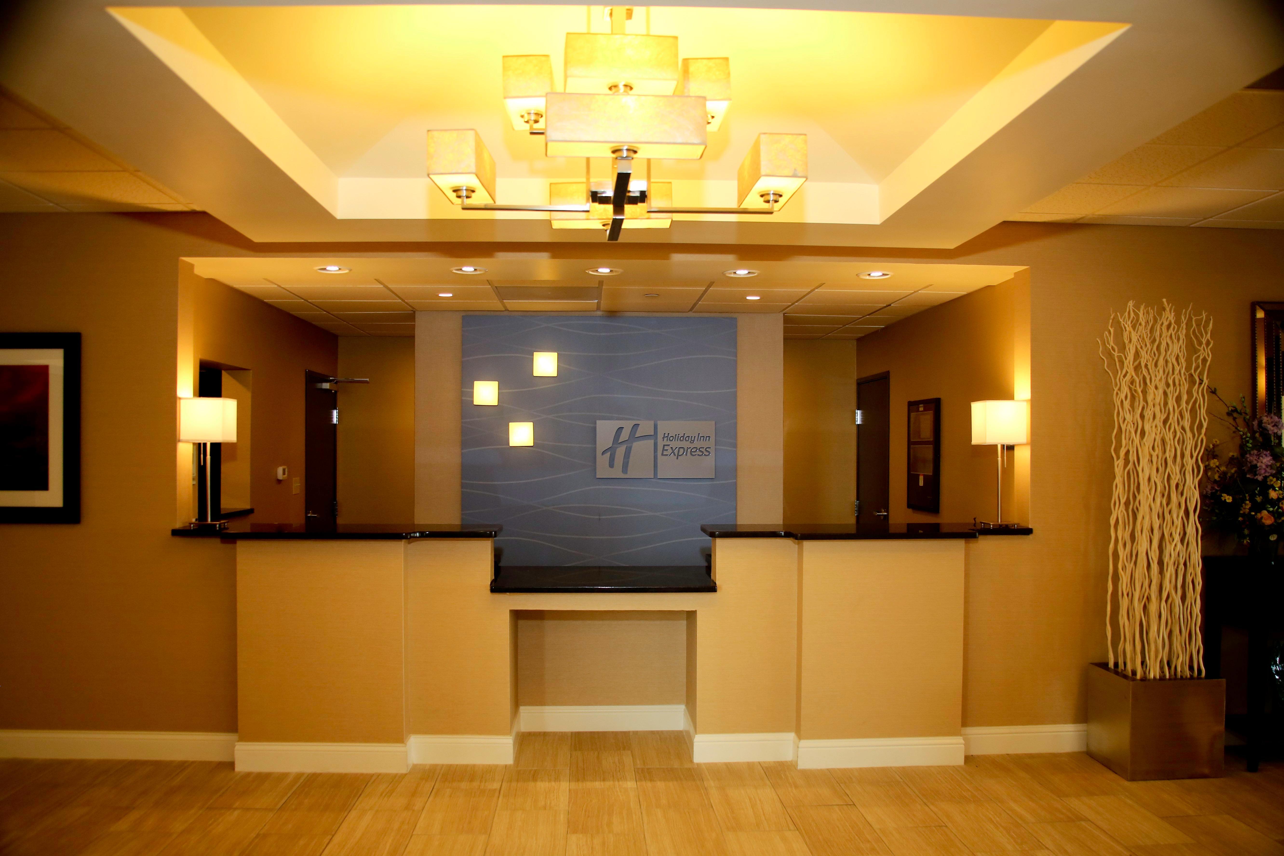 Holiday Inn Express & Suites Marion Northeast By Ihg Exterior foto
